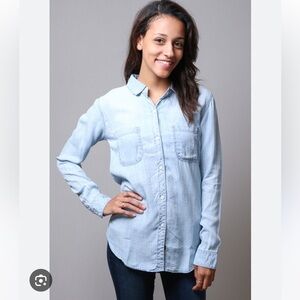 Rails Carter Light Vintage Blue Casual Button Down Shirt. Size S